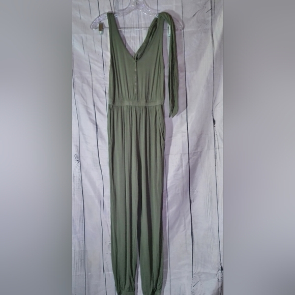 Abercrombie & Fitch Olive Green Sleeveless Jumpsuit - Picture 1 of 13